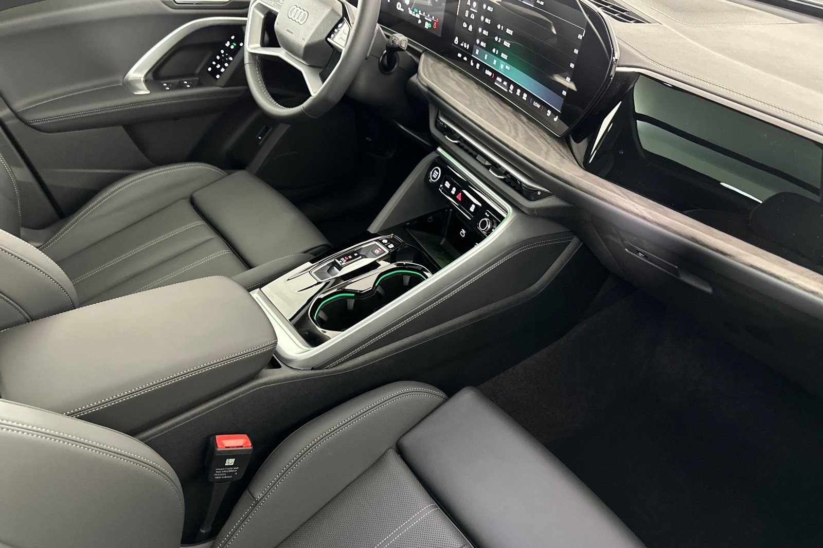 New 2025 Tambora Gray Metallic Audi Premium Plus 2.0 TFSI quattro image 15