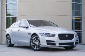 2018  XE 35t Premium in , 