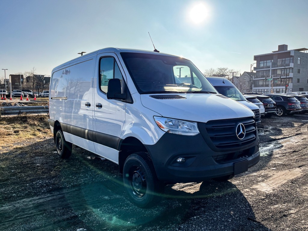 New 2024 MercedesBenz Sprinter Crew Van Minivan/Van in 1520 W North