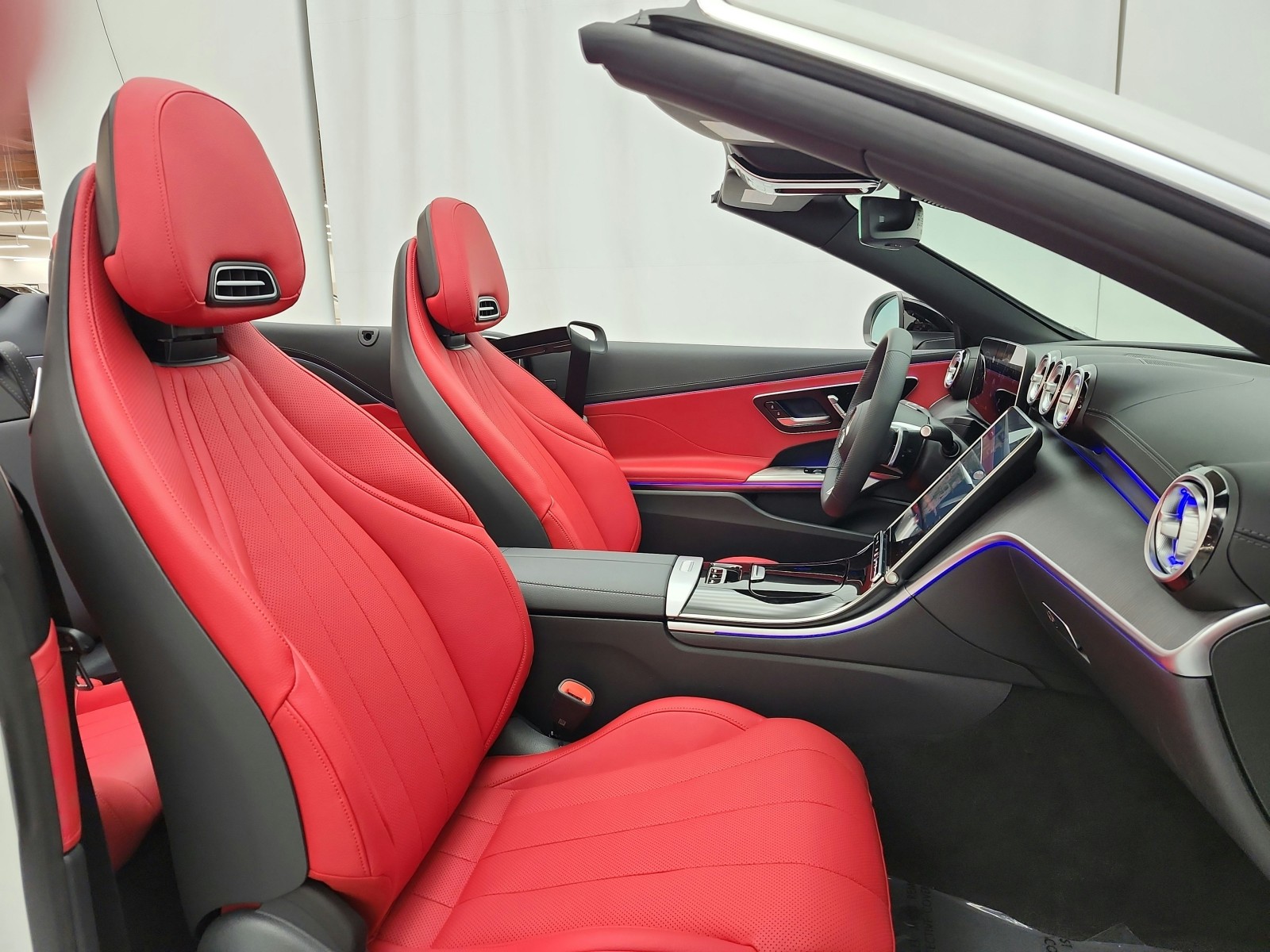 New 2027 Polar White Mercedes-Benz CLE 450 4MATIC® Cabriolet image 15