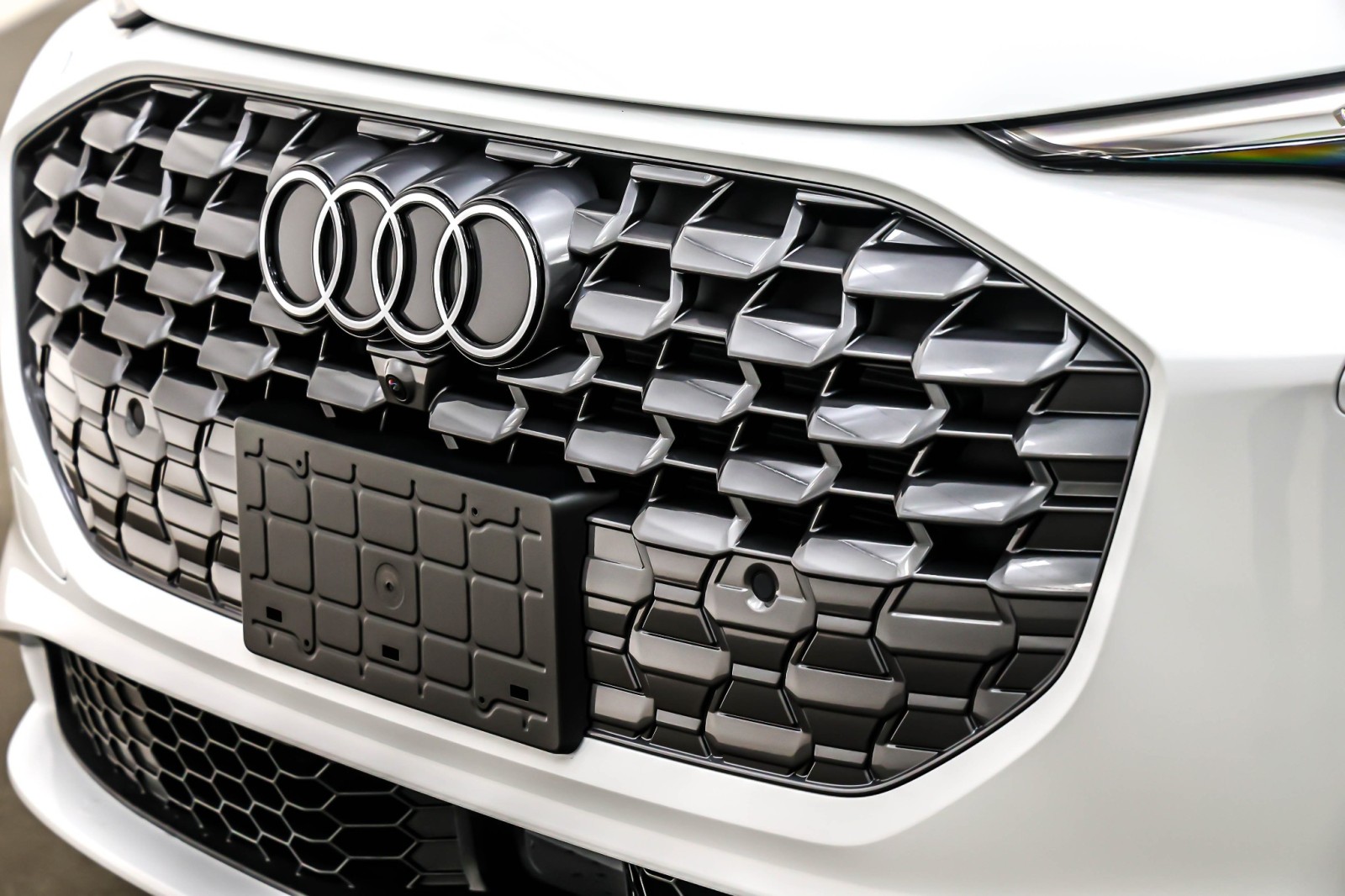 New 2025 Glacier White Metallic Audi Premium 2.0 TFSI quattro image 13