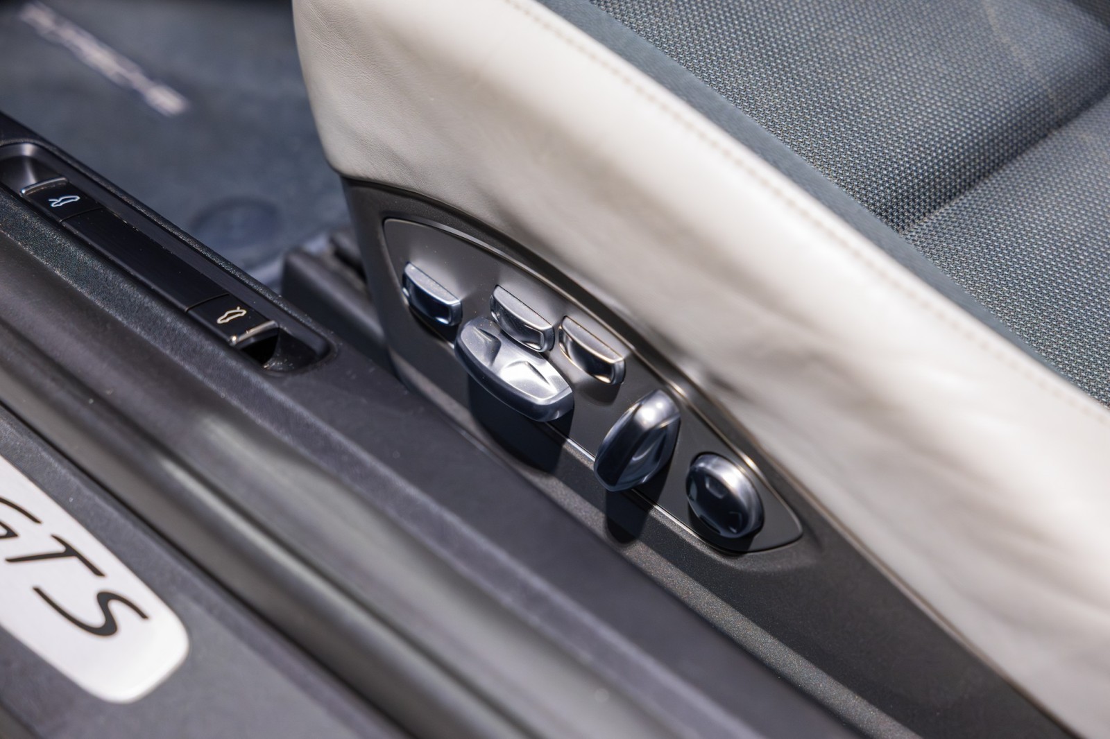 Used Car 2018 Porsche 718 Cayman  Gts For Sale Under $70,000 In Boerne, Texas