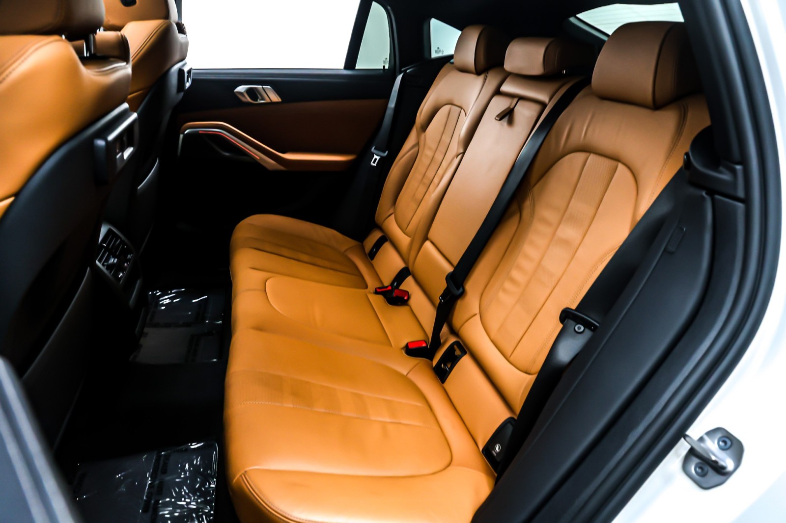 Used 2022 Alpine White BMW xDrive40i Sports Activity Coupe image 8