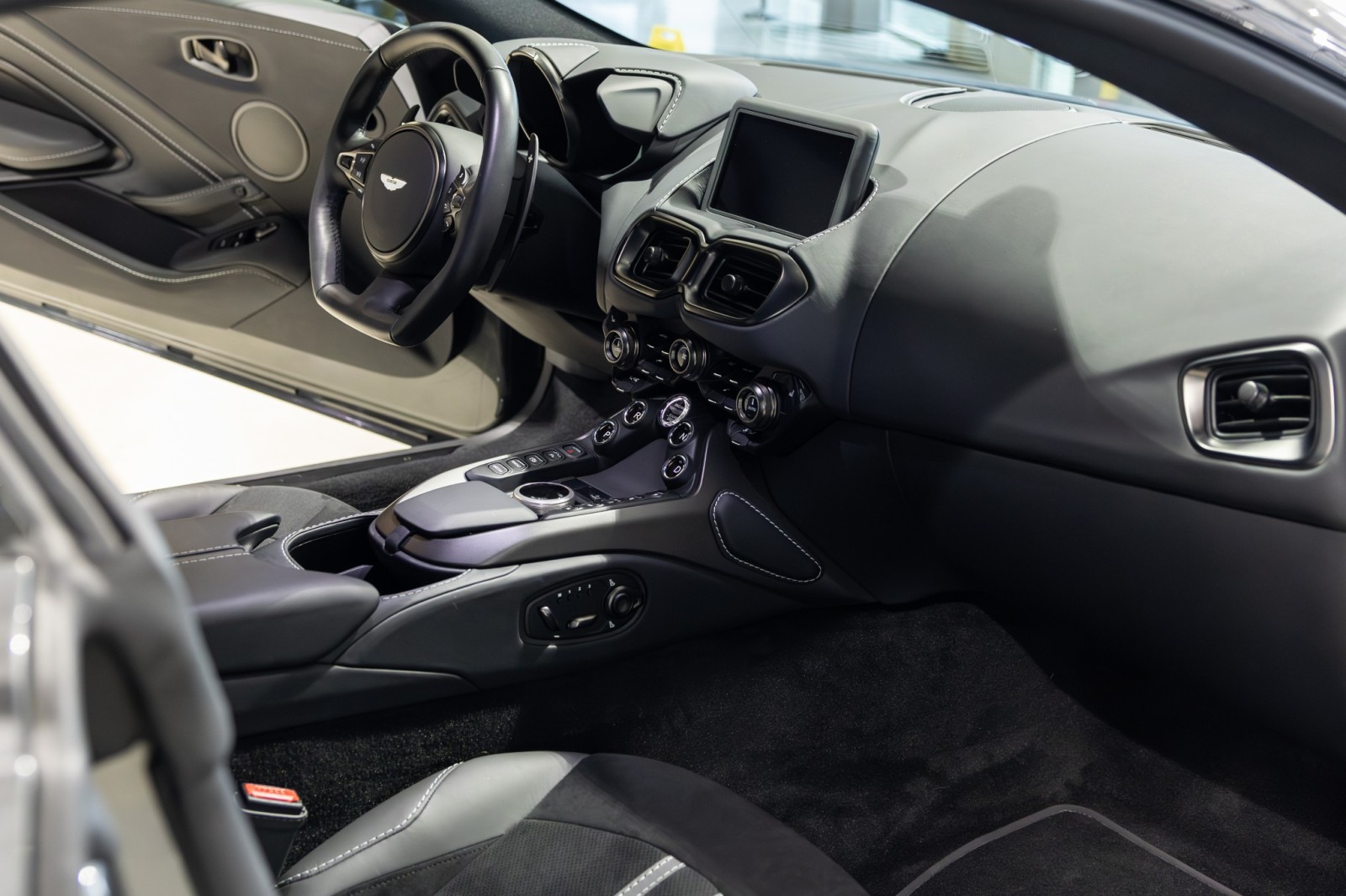 Used Car 2023 Aston Martin Vantage  For Sale Under $160,000 In Boerne, Texas