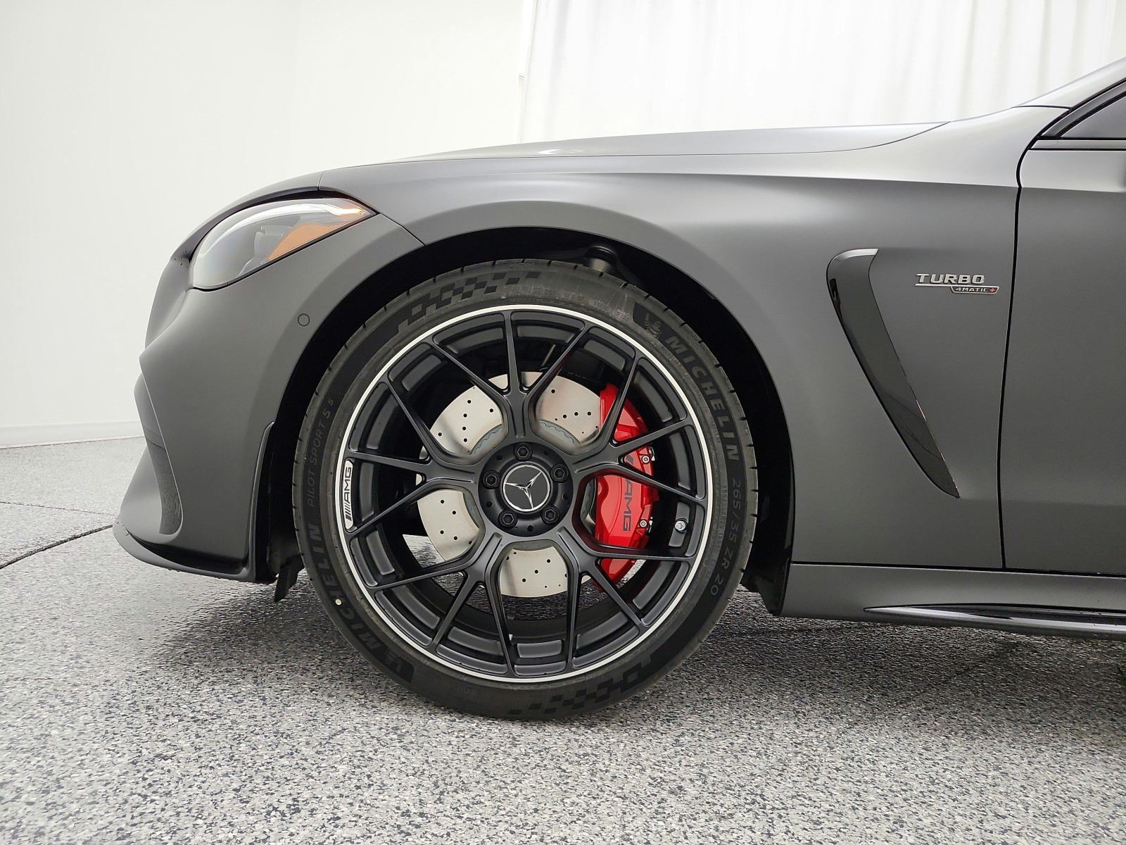 New 2027 MANUFAKTUR Graphite Grey Magno Mercedes-Benz AMG® CLE 53 4MATIC+ Coupe image 12