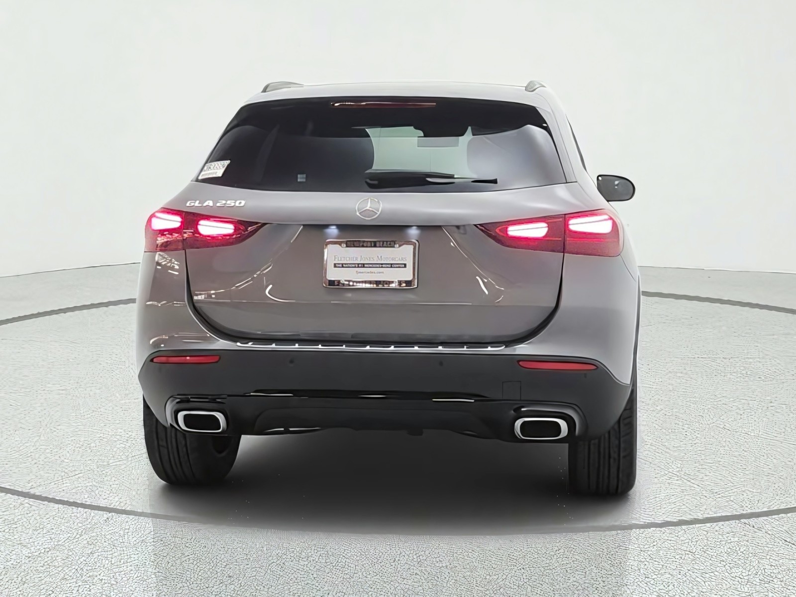 New 2026 Mountain Grey Metallic Mercedes-Benz GLA 250 SUV image 6