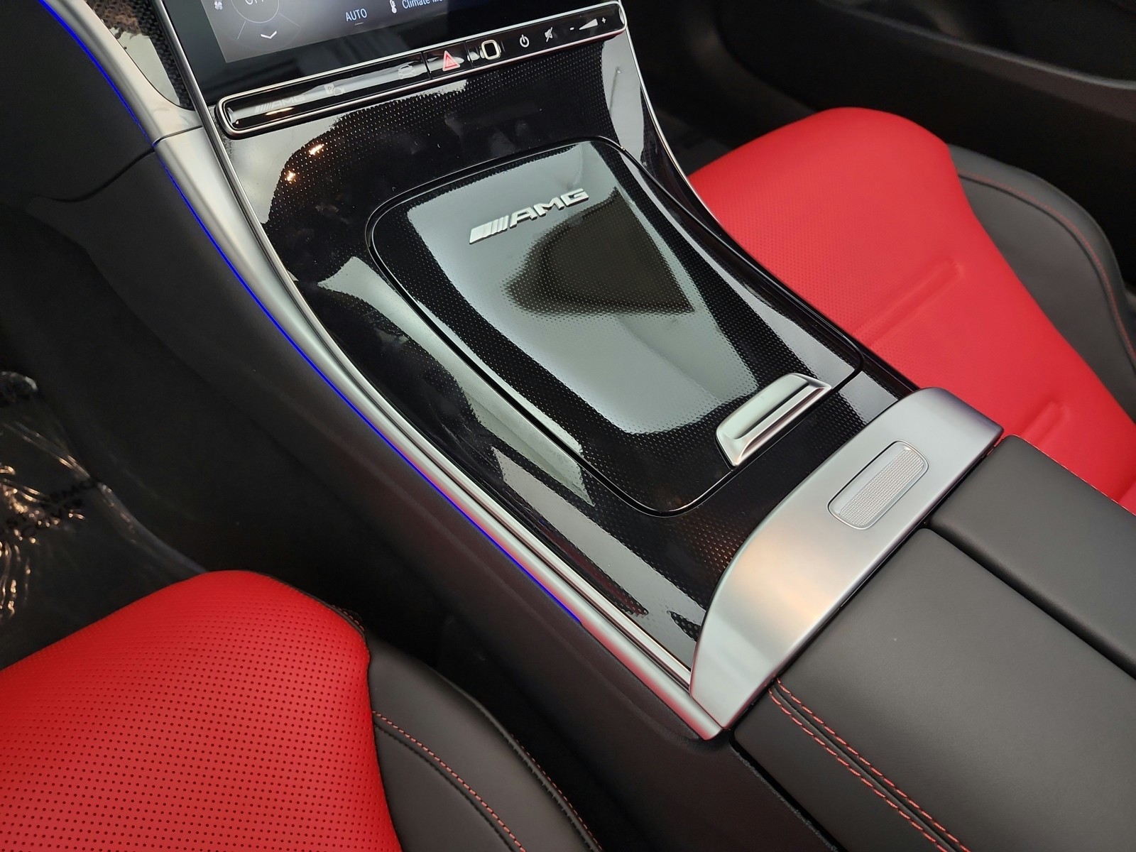 New 2026 MANUFAKTUR Alpine Grey Metallic Mercedes-Benz AMG® CLE 53 image 10