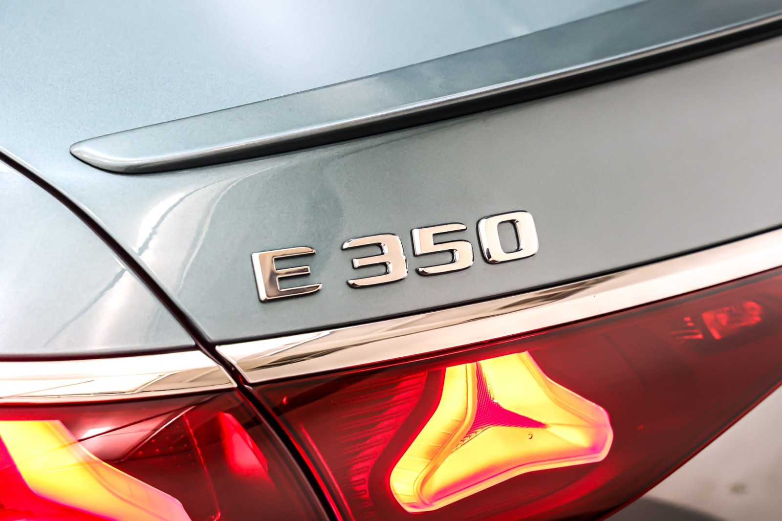 New 2026 Verde Silver Metallic Mercedes-Benz E 350 image 9