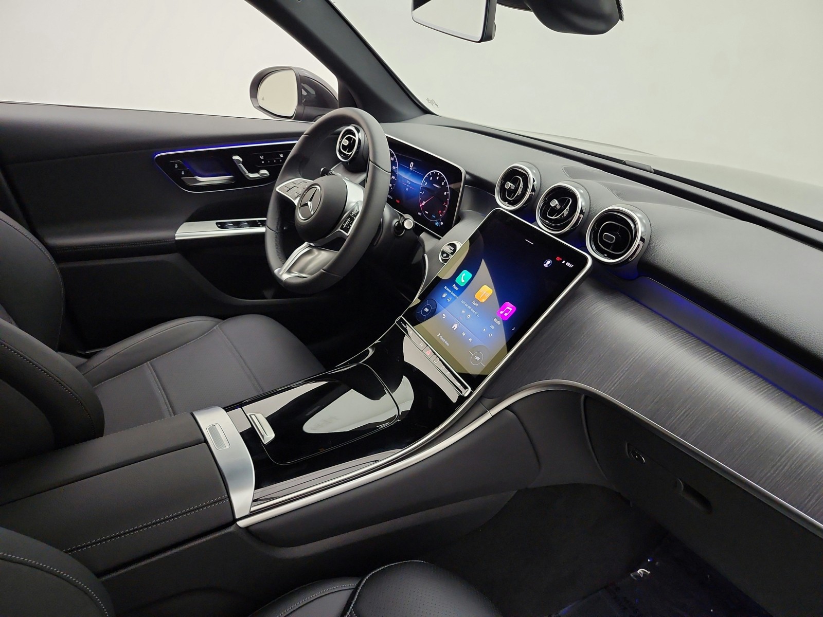 New 2026 Graphite Grey Metallic Mercedes-Benz GLC 300 SUV image 13