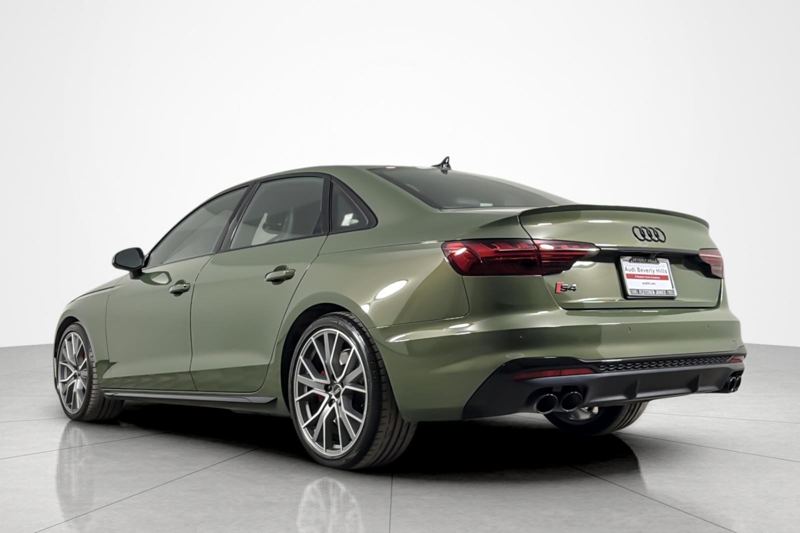 Used 2023 District Green Metallic Audi Premium Plus 3.0 TFSI quattro image 3
