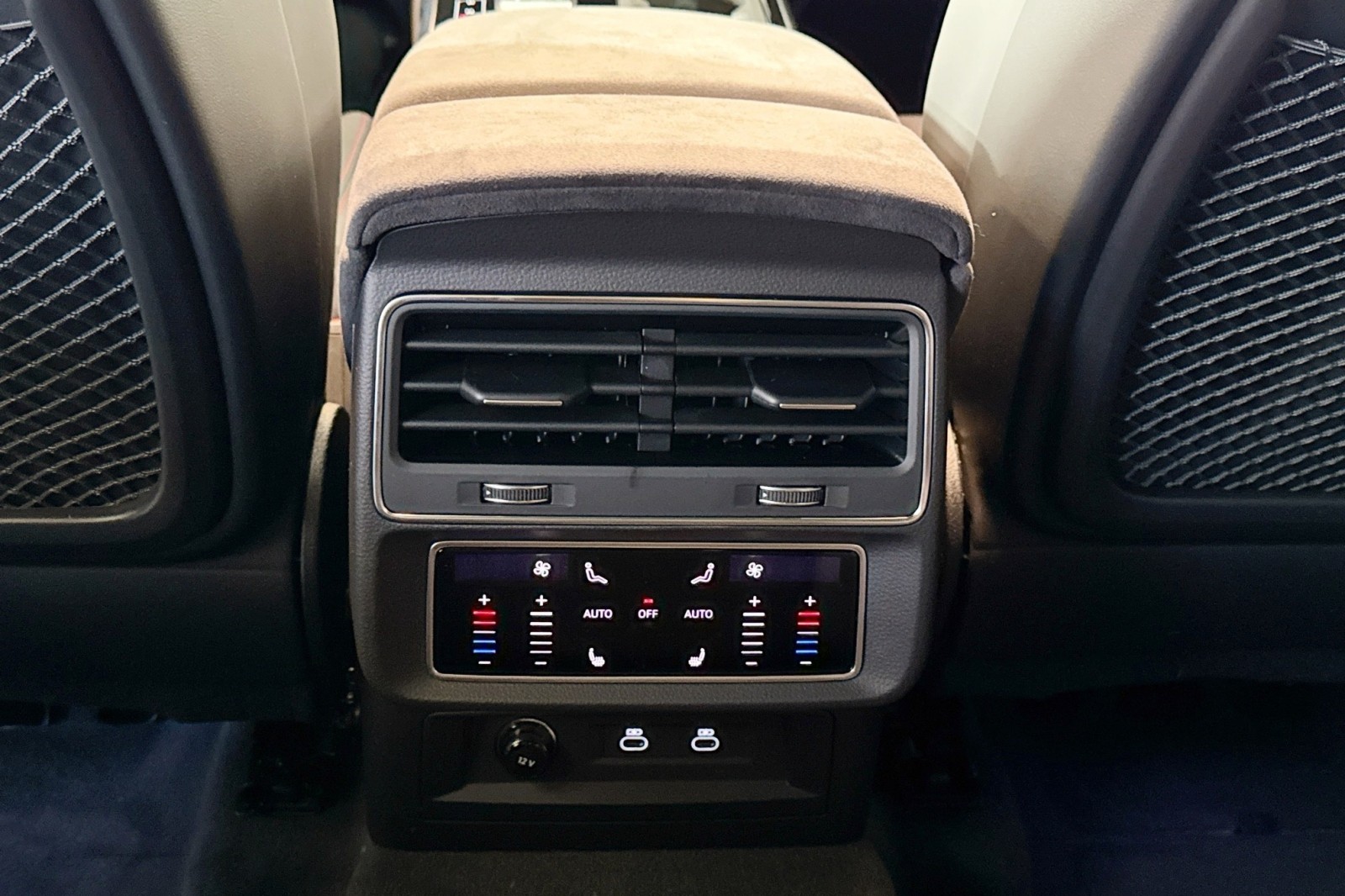 New 2026 Daytona Gray Pearl Effect Audi performance quattro image 23