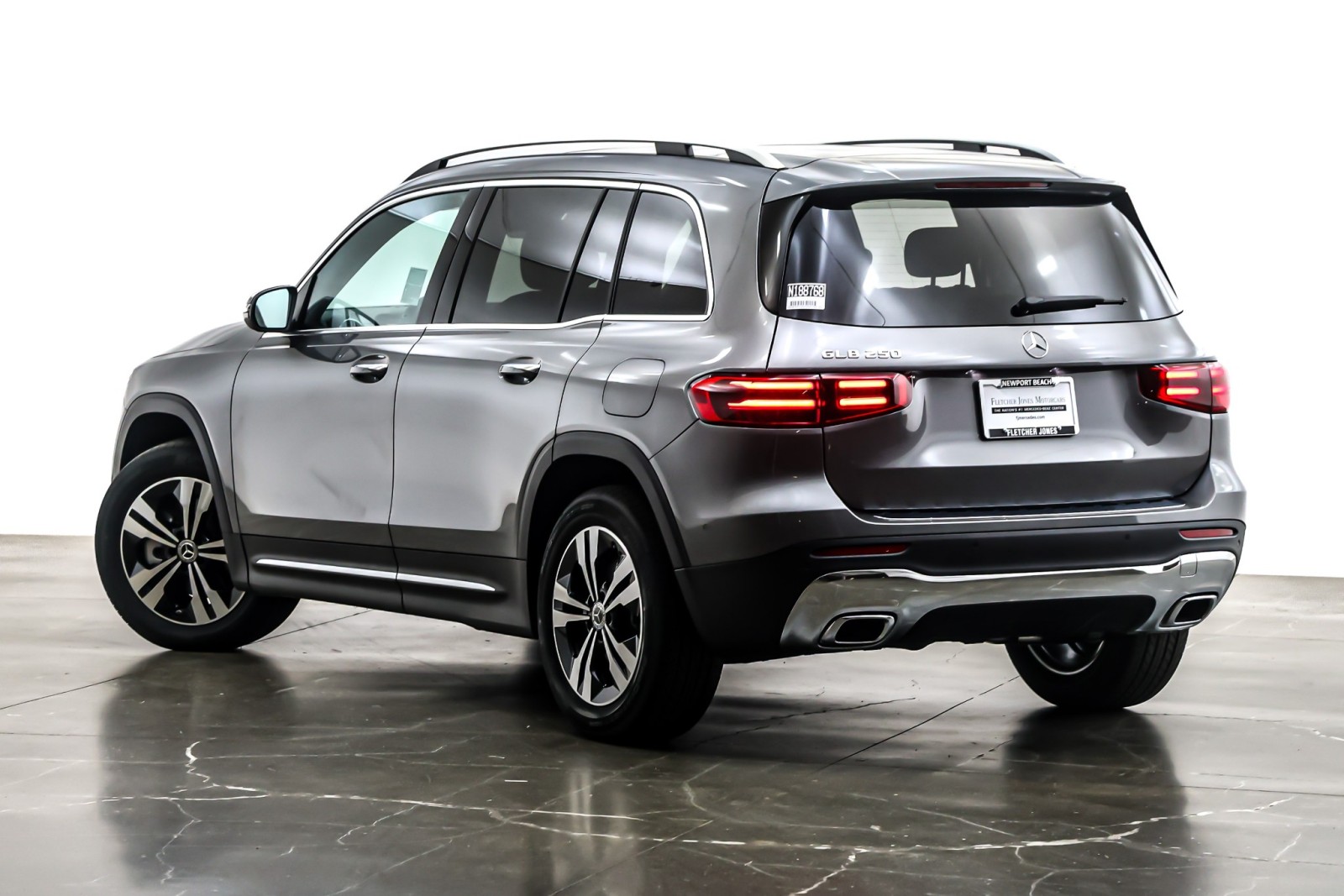 New 2026 Mountain Grey Metallic Mercedes-Benz GLB 250 image 12