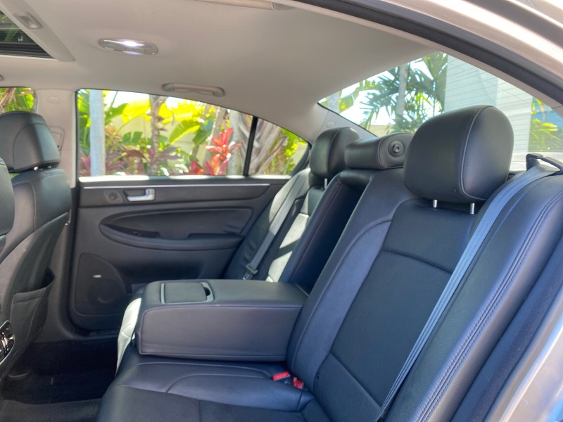 2012 Hyundai Genesis 3.8L SUNROOF PREM PKG in , 