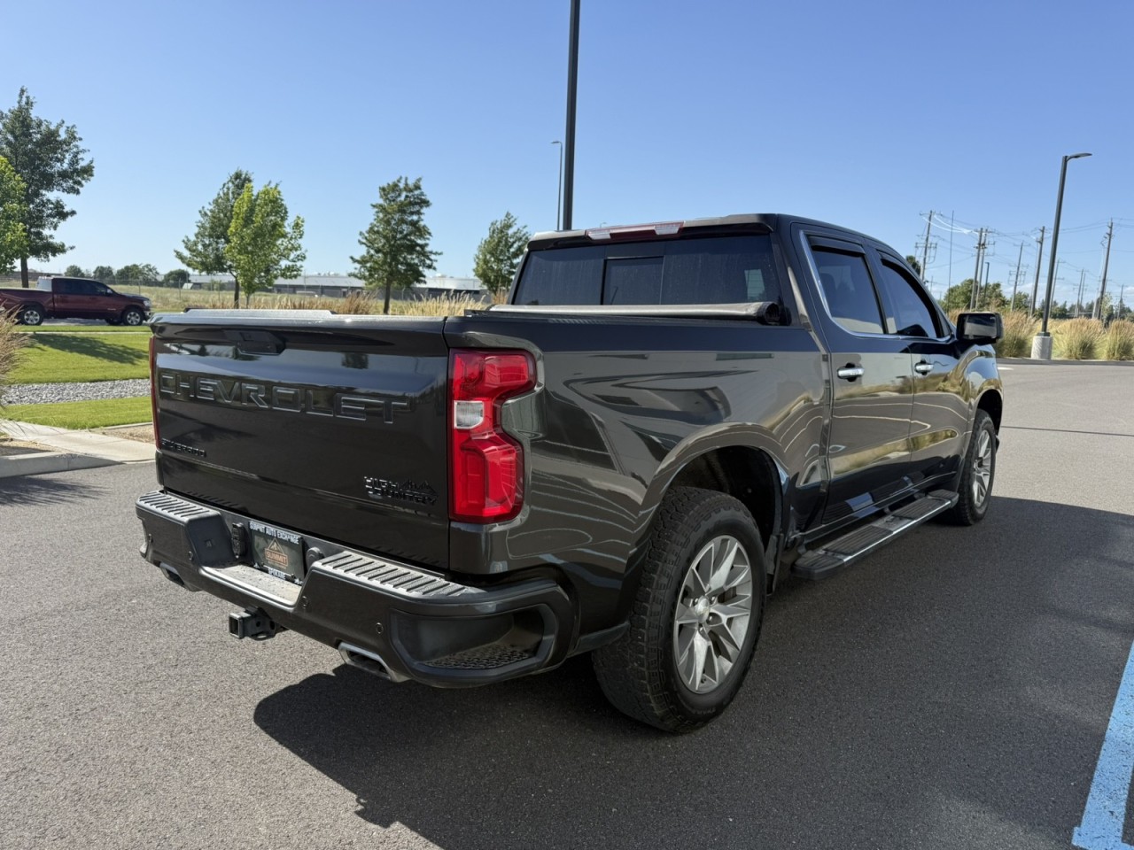 View vehicle photo 5