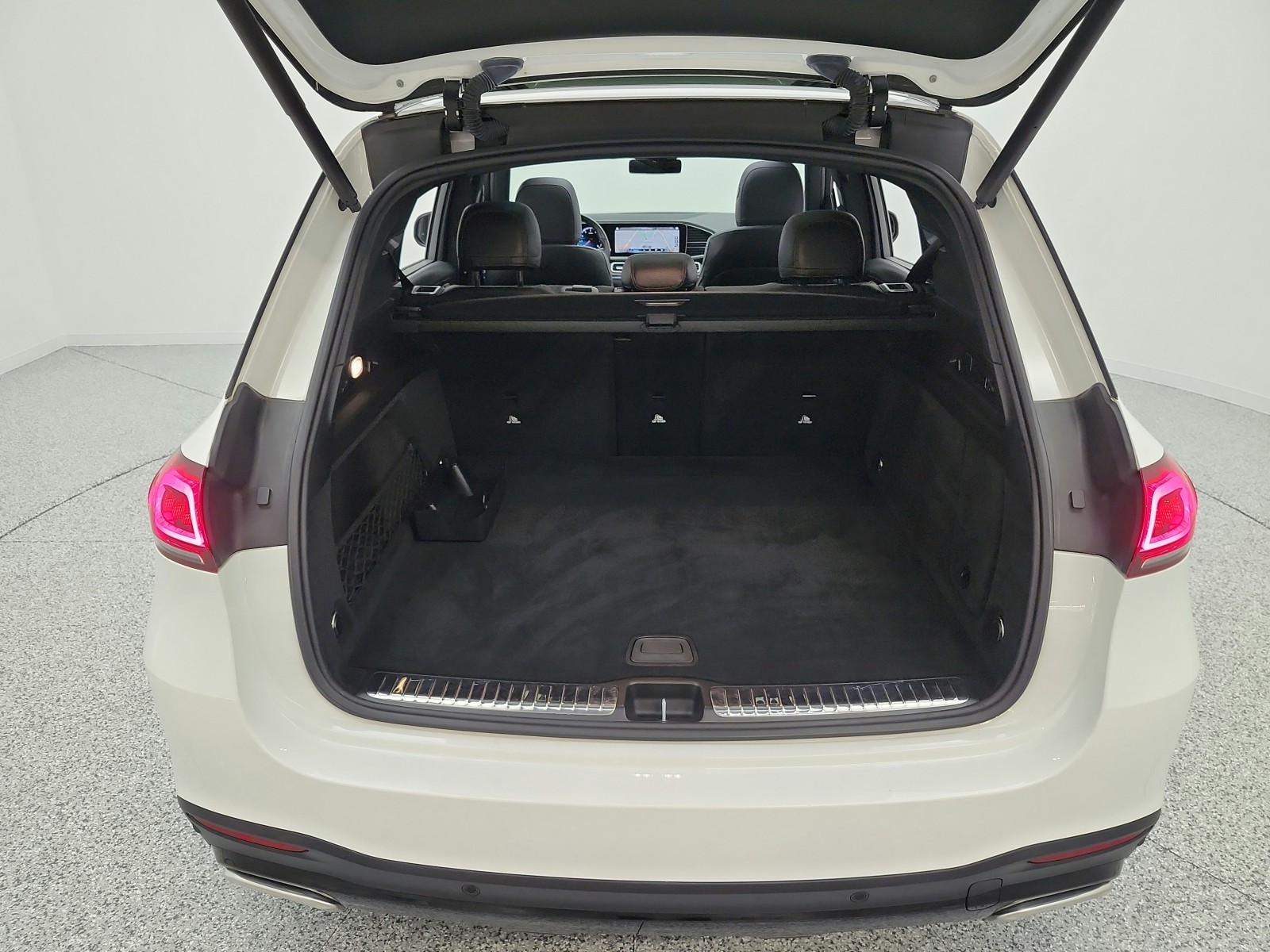 Used 2021 Polar White Mercedes-Benz GLE 580 4MATIC® SUV image 38