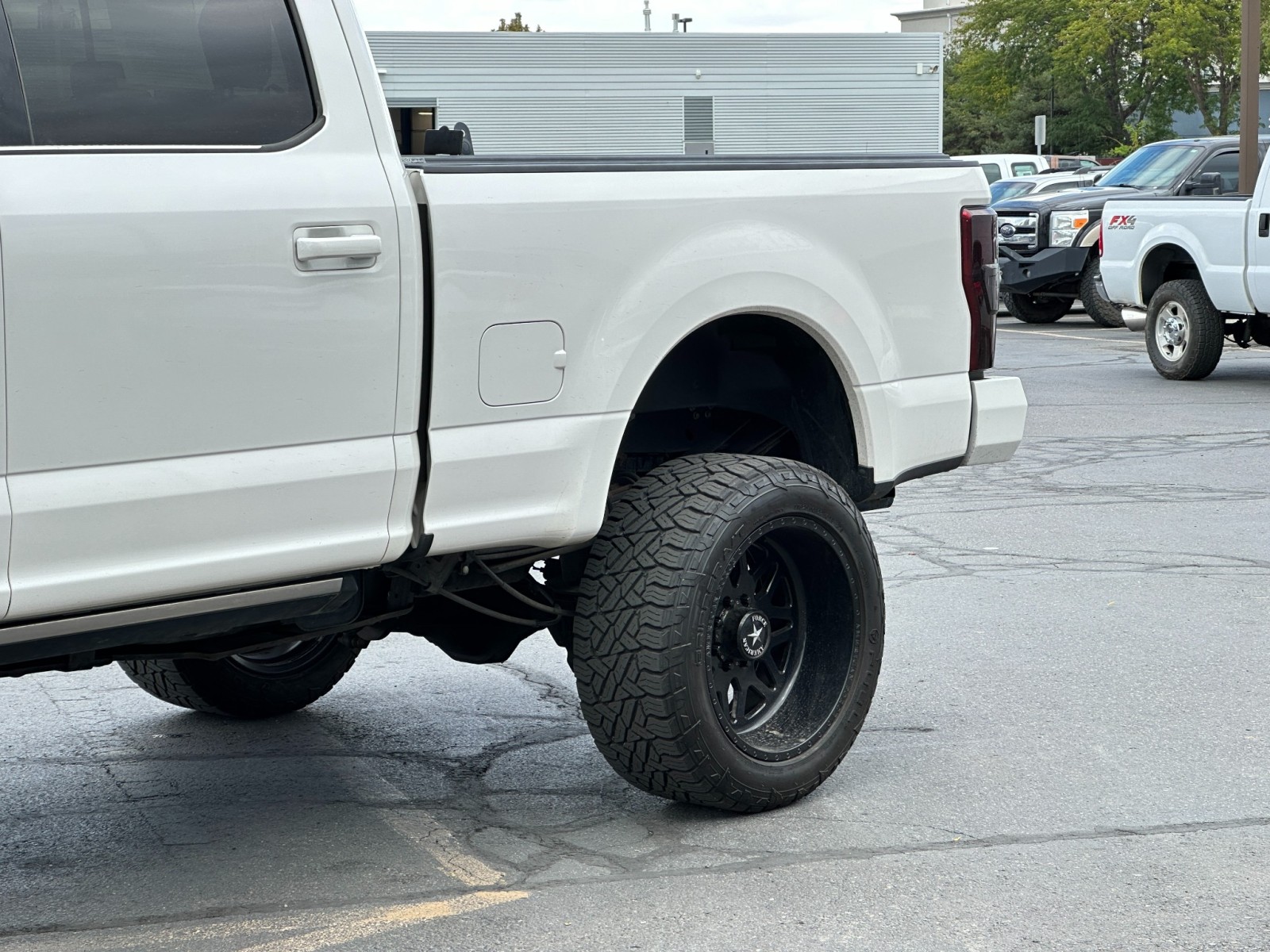 2017 Ford Super Duty F-350 SRW Platinum 17