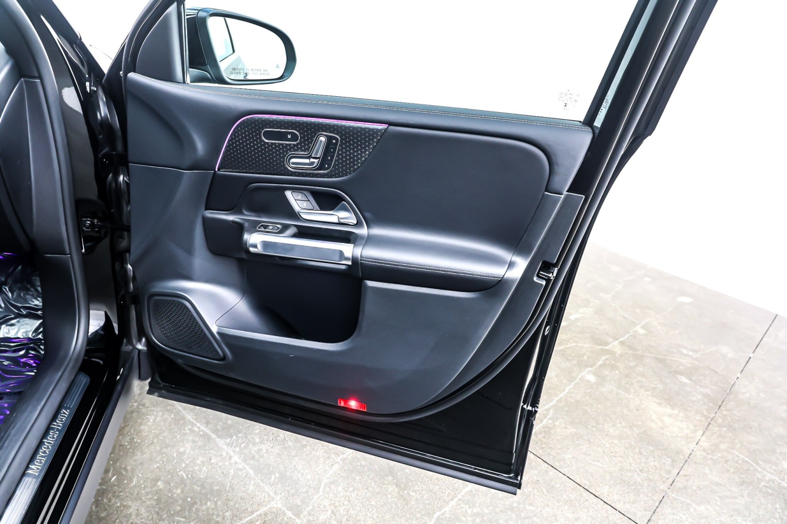 Certified Used 2025 Night Black Mercedes-Benz GLB 250 SUV image 25