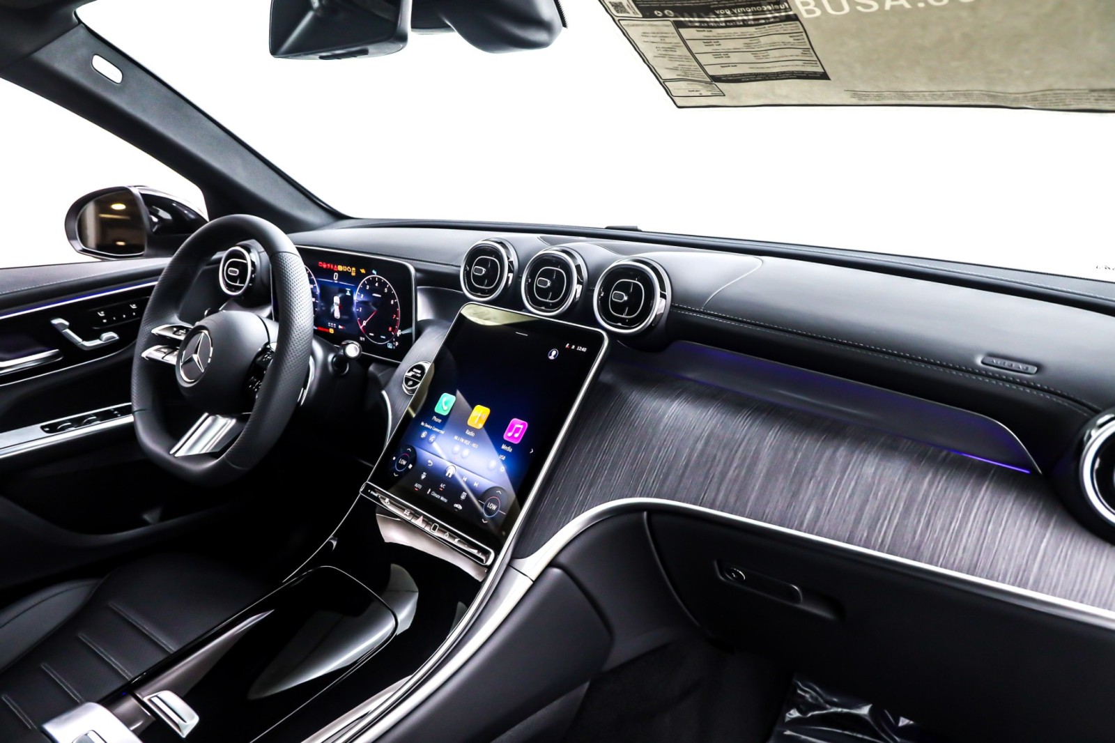 New 2026 Polar White Mercedes-Benz GLC 300 SUV image 5