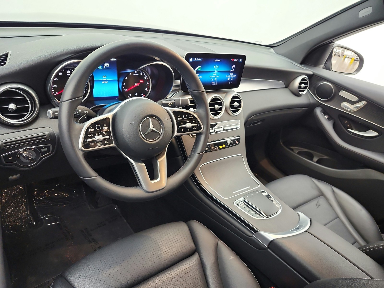 Used 2022 Black Mercedes-Benz GLC 300 SUV image 14
