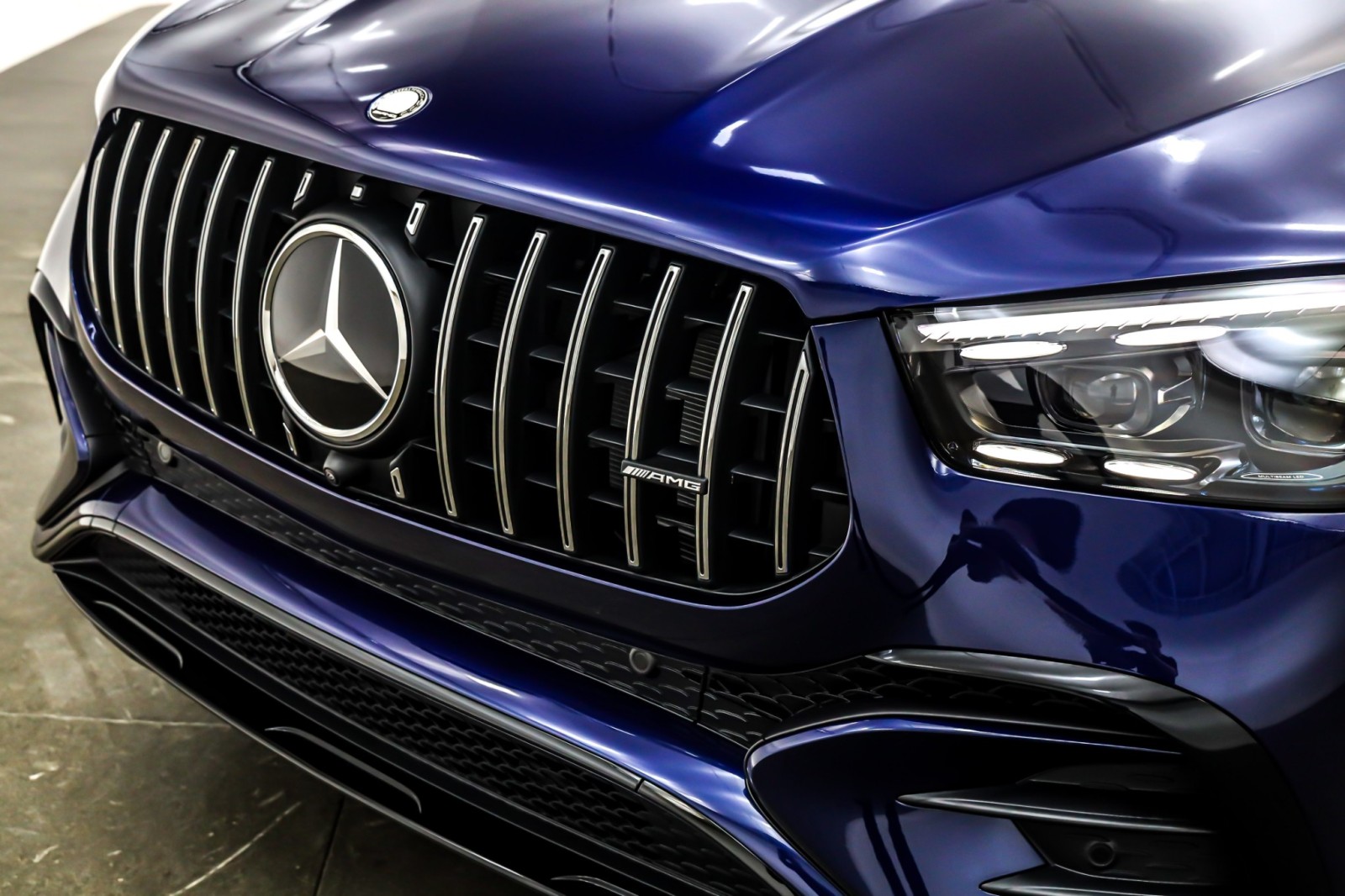 New 2026 MANUFAKTUR MYSTIC BL Mercedes-Benz AMG® GLE 53 image 13