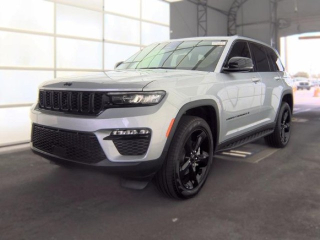 Silver Zynith 2025 Jeep Grand Cherokee SUV / Crossover Four-Wheel Drive Automatic