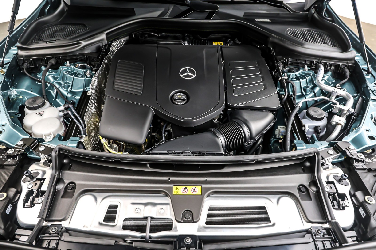 New 2026 Verde Silver Metallic Mercedes-Benz GLC 300 image 11