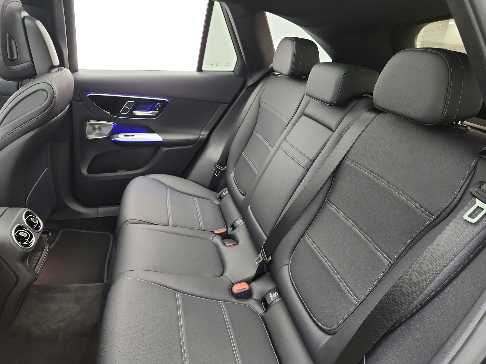 New 2026 Graphite Grey Metallic Mercedes-Benz GLC 300 SUV image 11