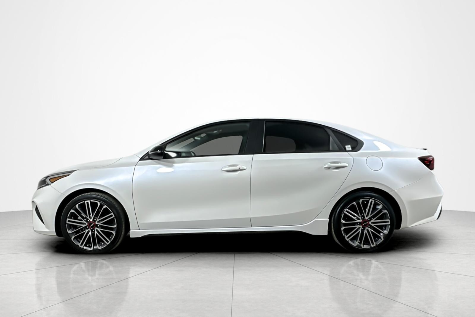 Used 2023 WHITE Kia GT DCT image 2