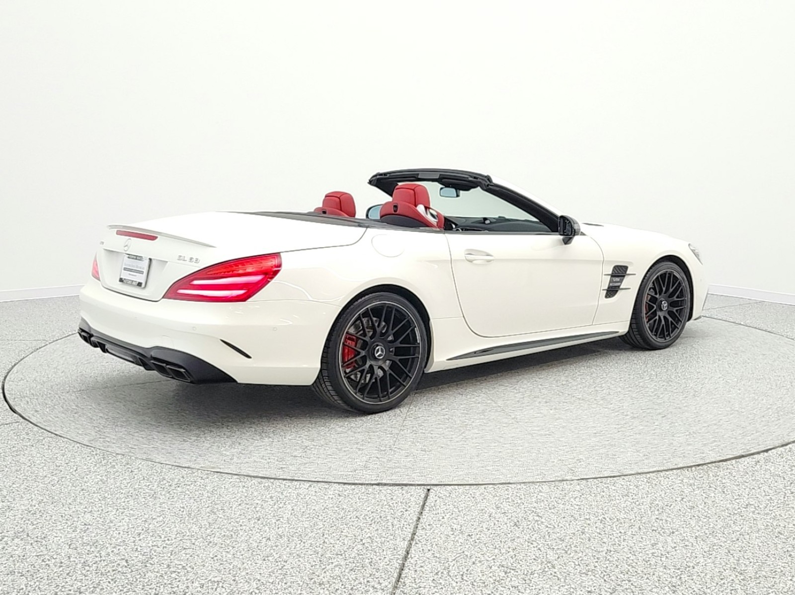 Used 2019 designo Diamond White Metallic Mercedes-Benz AMG® SL 63 Roadster image 5