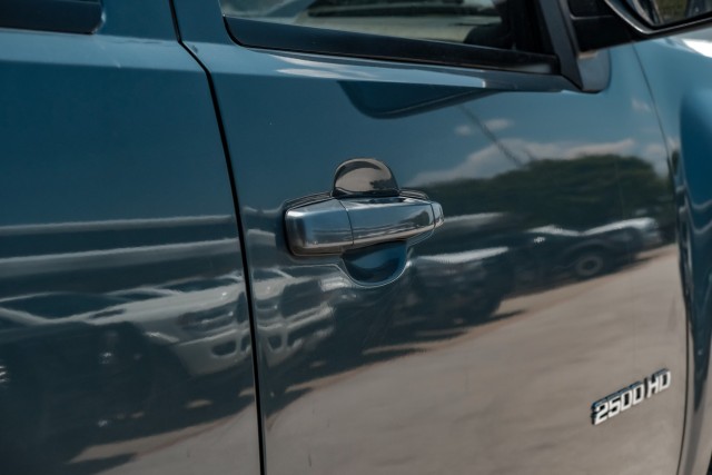 2011 Chevrolet Silverado 2500HD LTZ 38