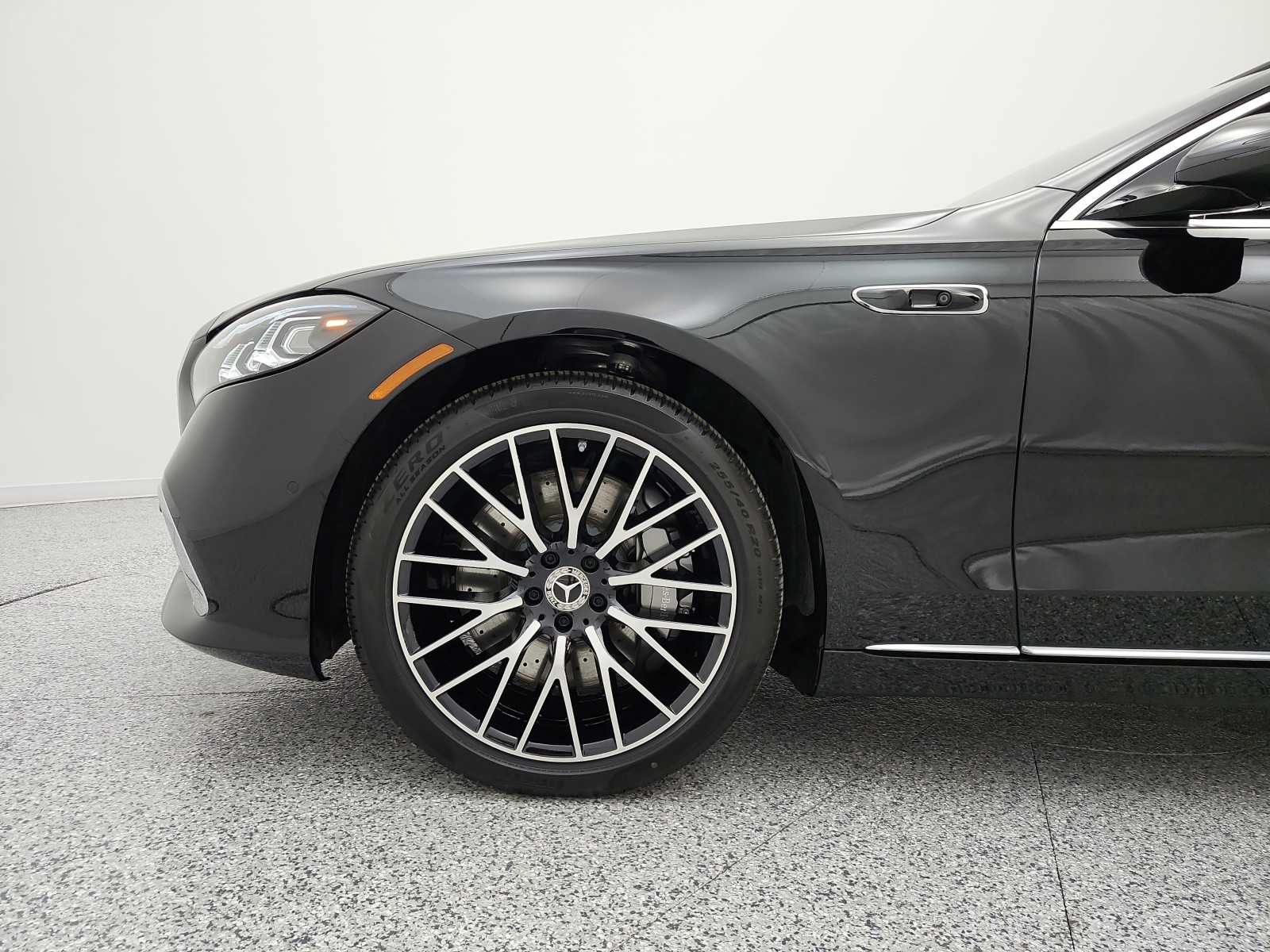 New 2027 Black Mercedes-Benz S 580 4MATIC® Sedan image 13