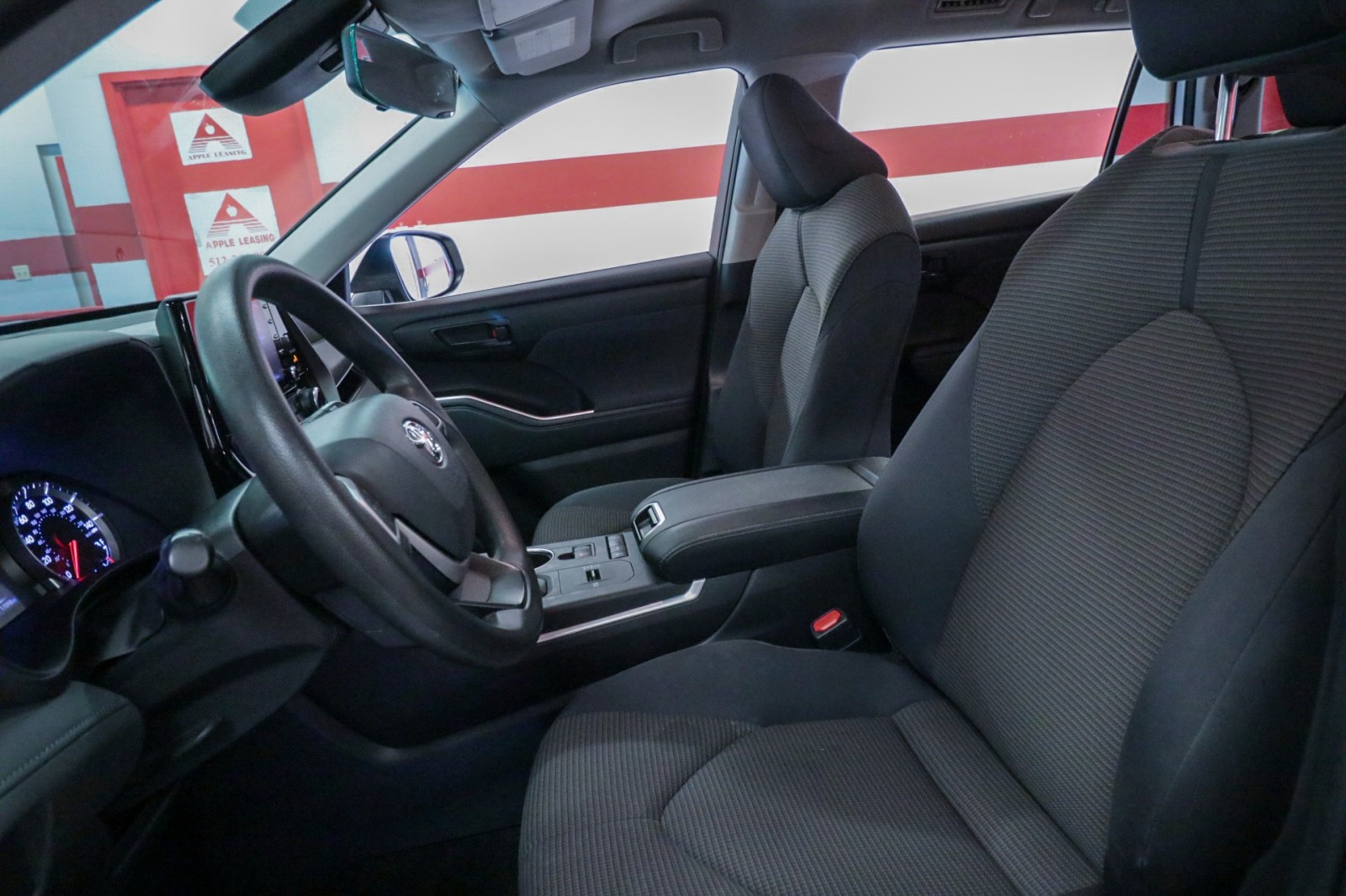 Used Car 2022 Toyota Highlander  L For Sale In Austin, Texas
