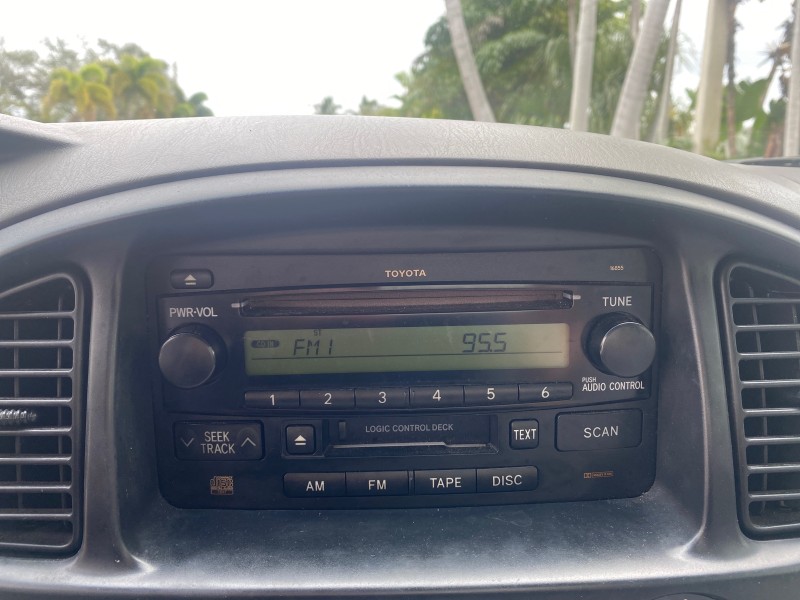 2004 Toyota Tundra SR5 1 OWNER 4WD XTRA CAB STEP SIDE in , 