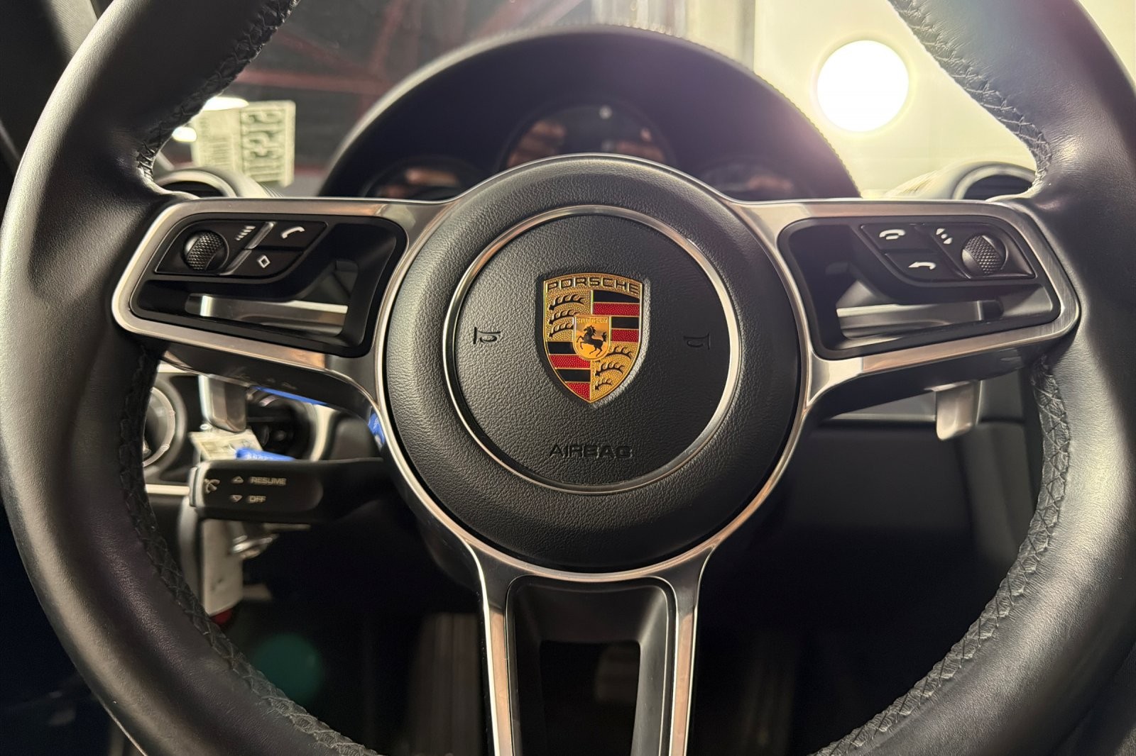 Used 2018 NIGHT BLUE Porsche Coupe image 19