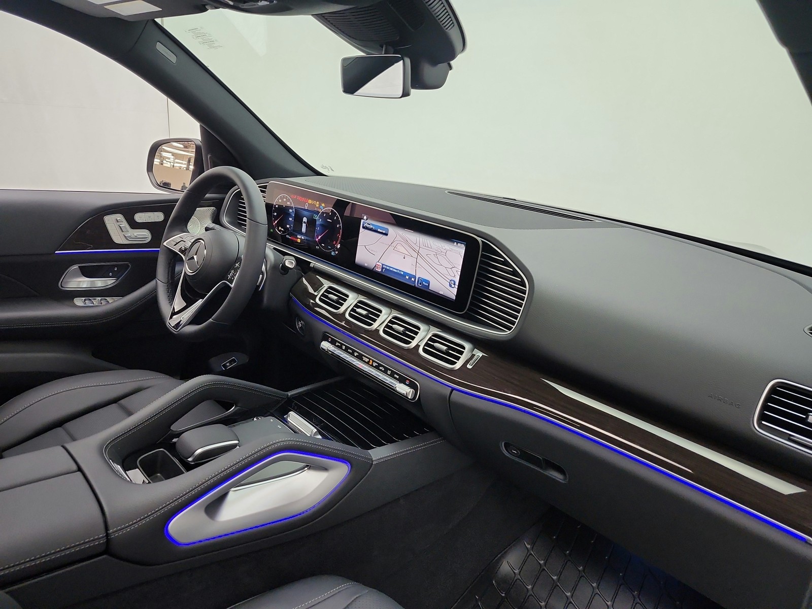 New 2026 Black Mercedes-Benz GLE 450 4MATIC® SUV image 14