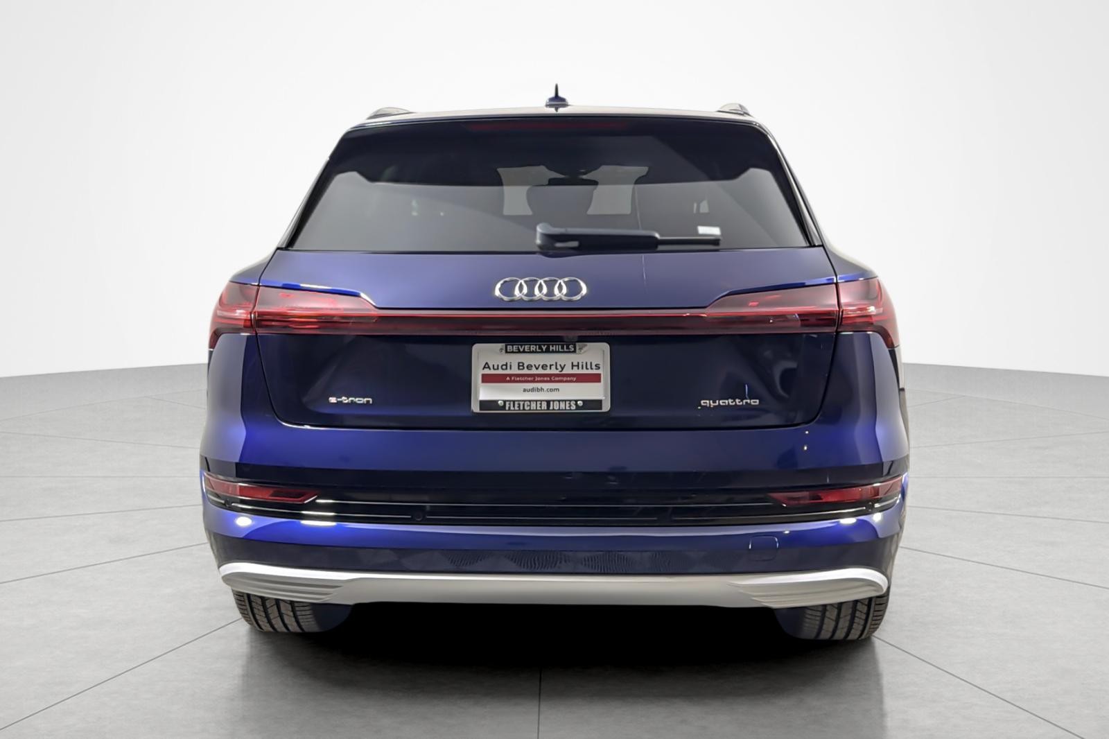 Used 2022 Navarra Blue Metallic Audi Premium quattro image 4