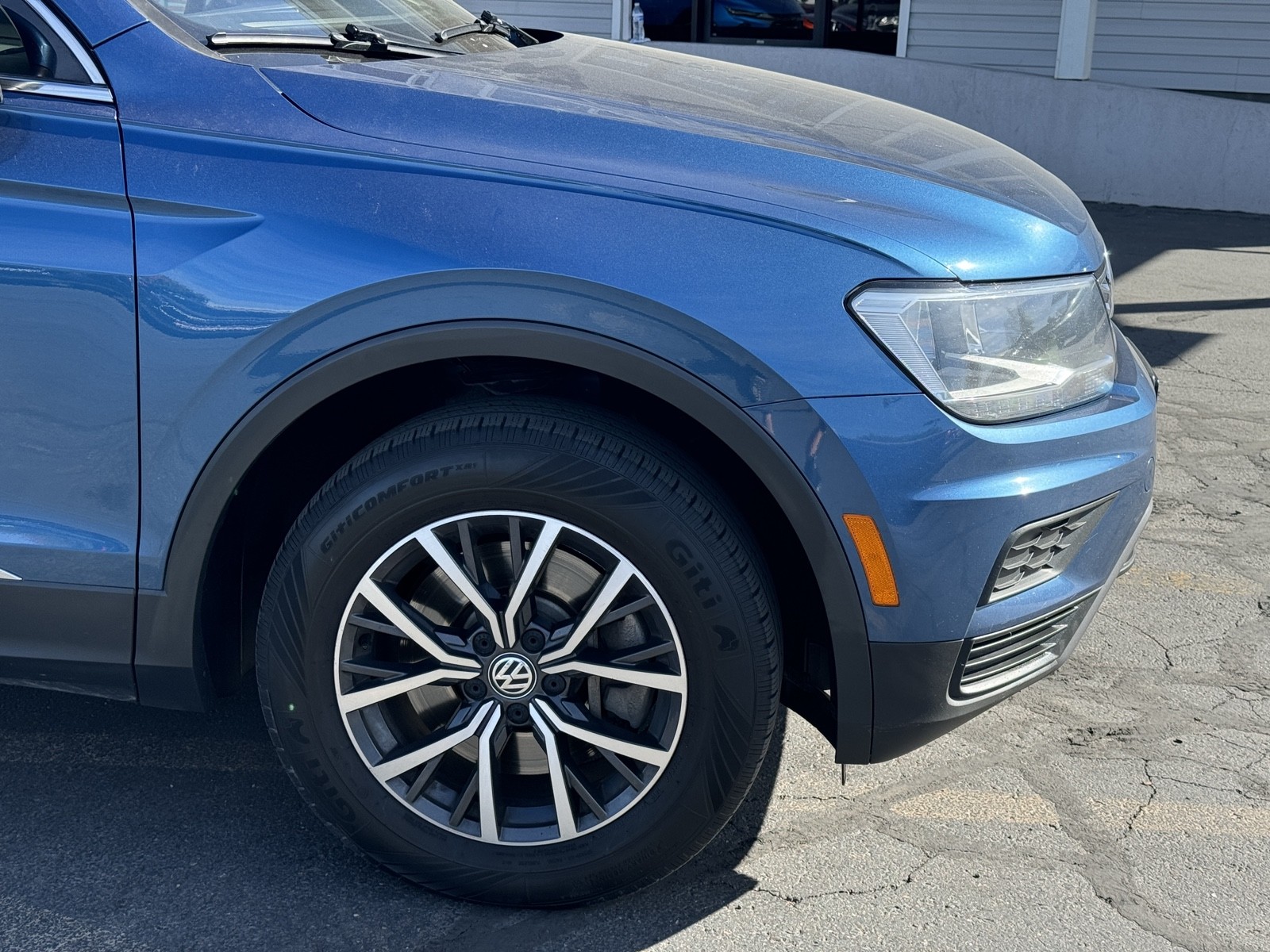 2020 Volkswagen Tiguan SE 2