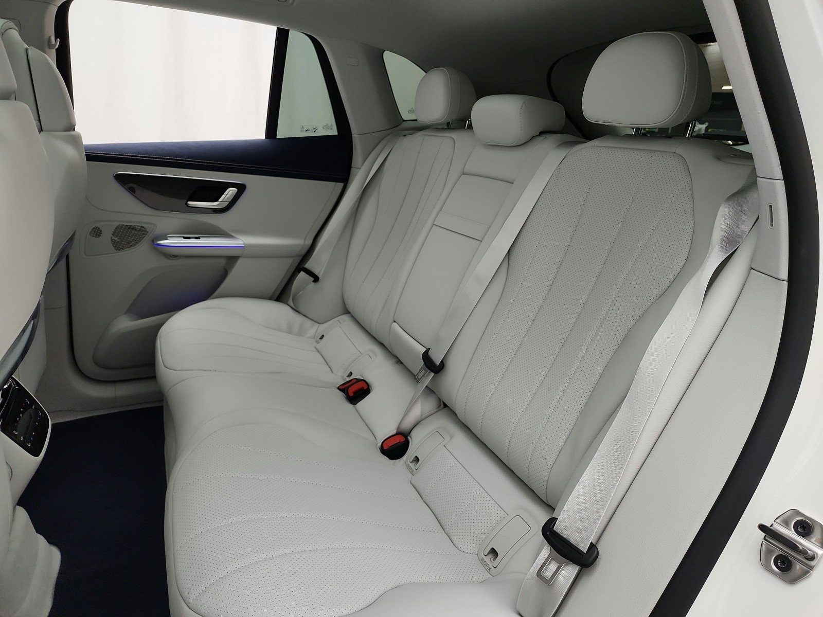 New 2027 Polar White Mercedes-Benz EQE 320+ SUV image 11