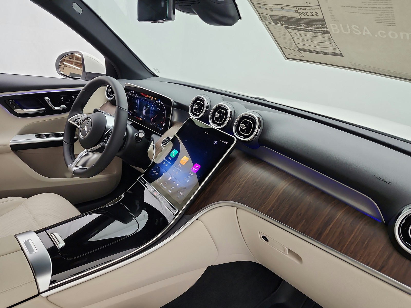 New 2026 Polar White Mercedes-Benz GLC 300 image 15