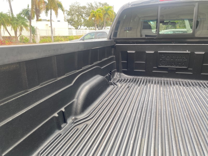 2004 Toyota Tundra SR5 1 OWNER 4WD XTRA CAB STEP SIDE in , 