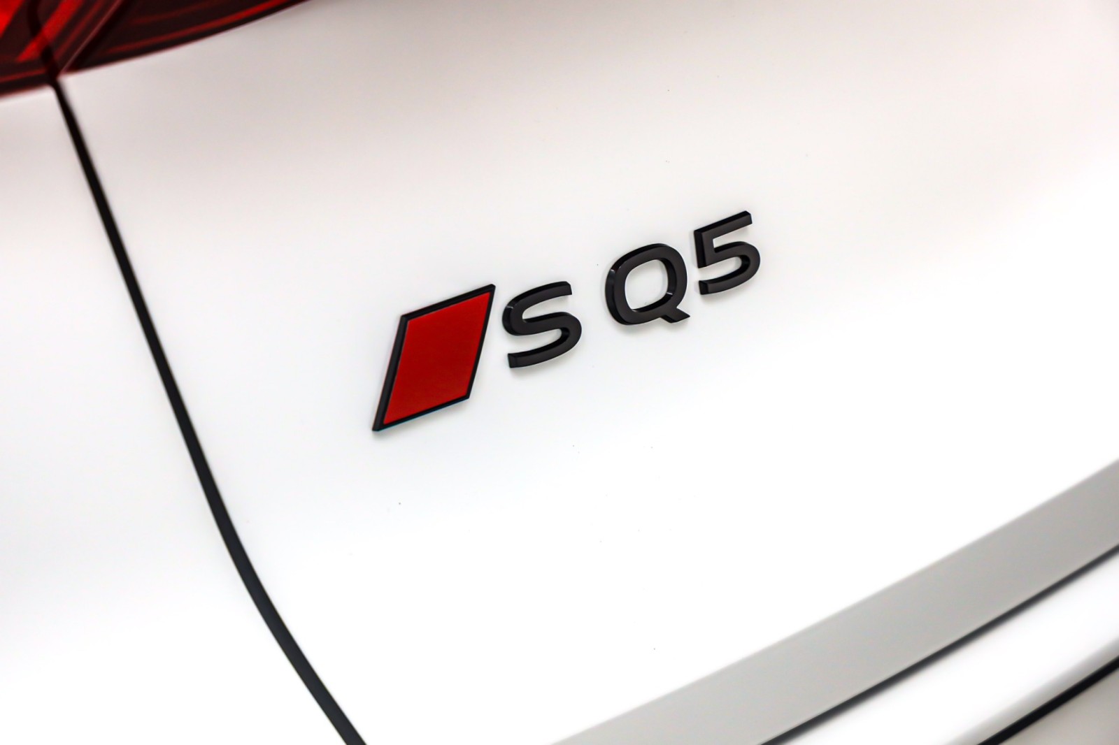 New 2025 Glacier White Metallic Audi Premium Plus 3.0 TFSI quattro image 9