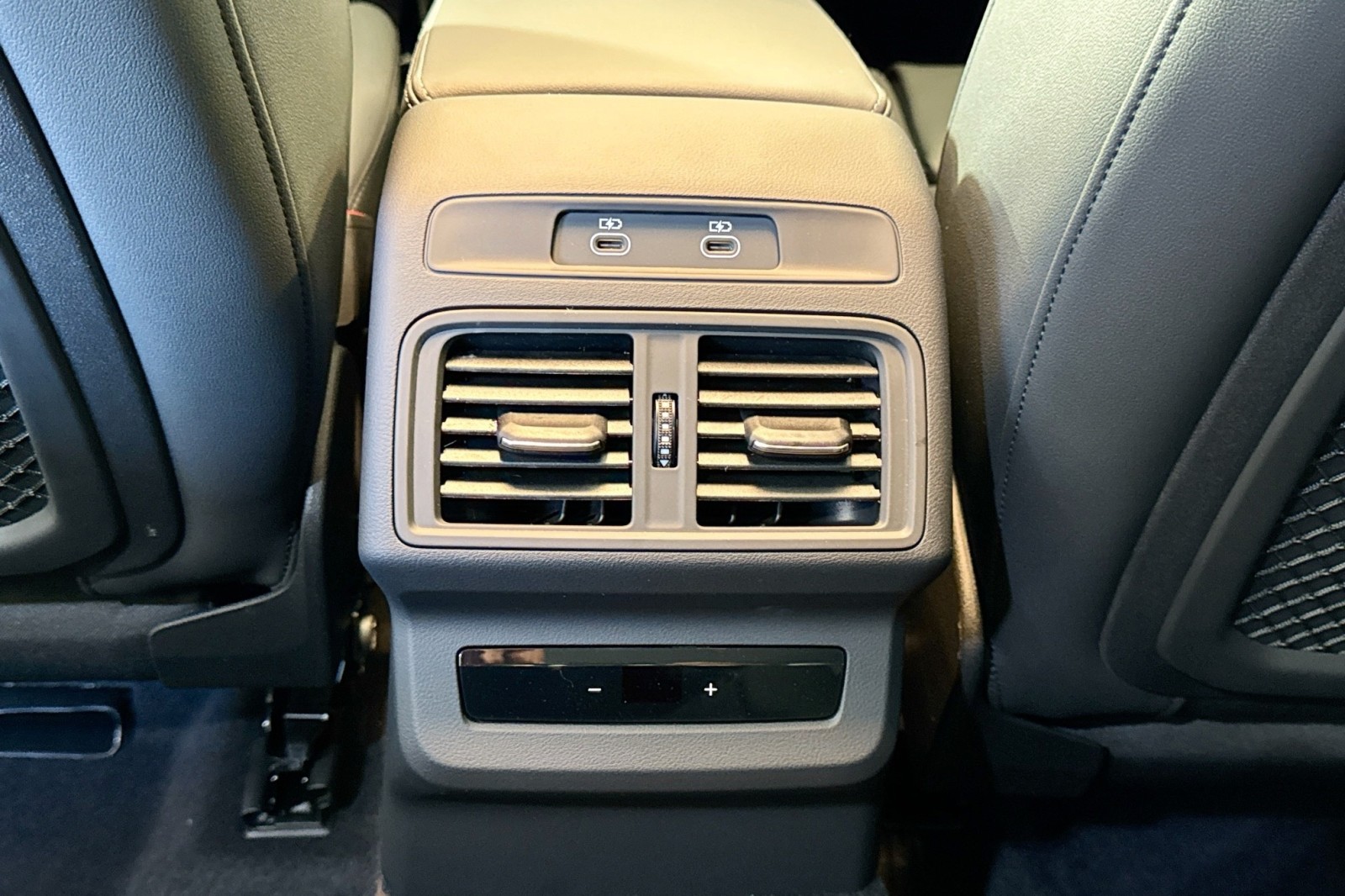 New 2025 Glacier White Metallic Audi Premium Plus 2.0 TFSI quattro image 22