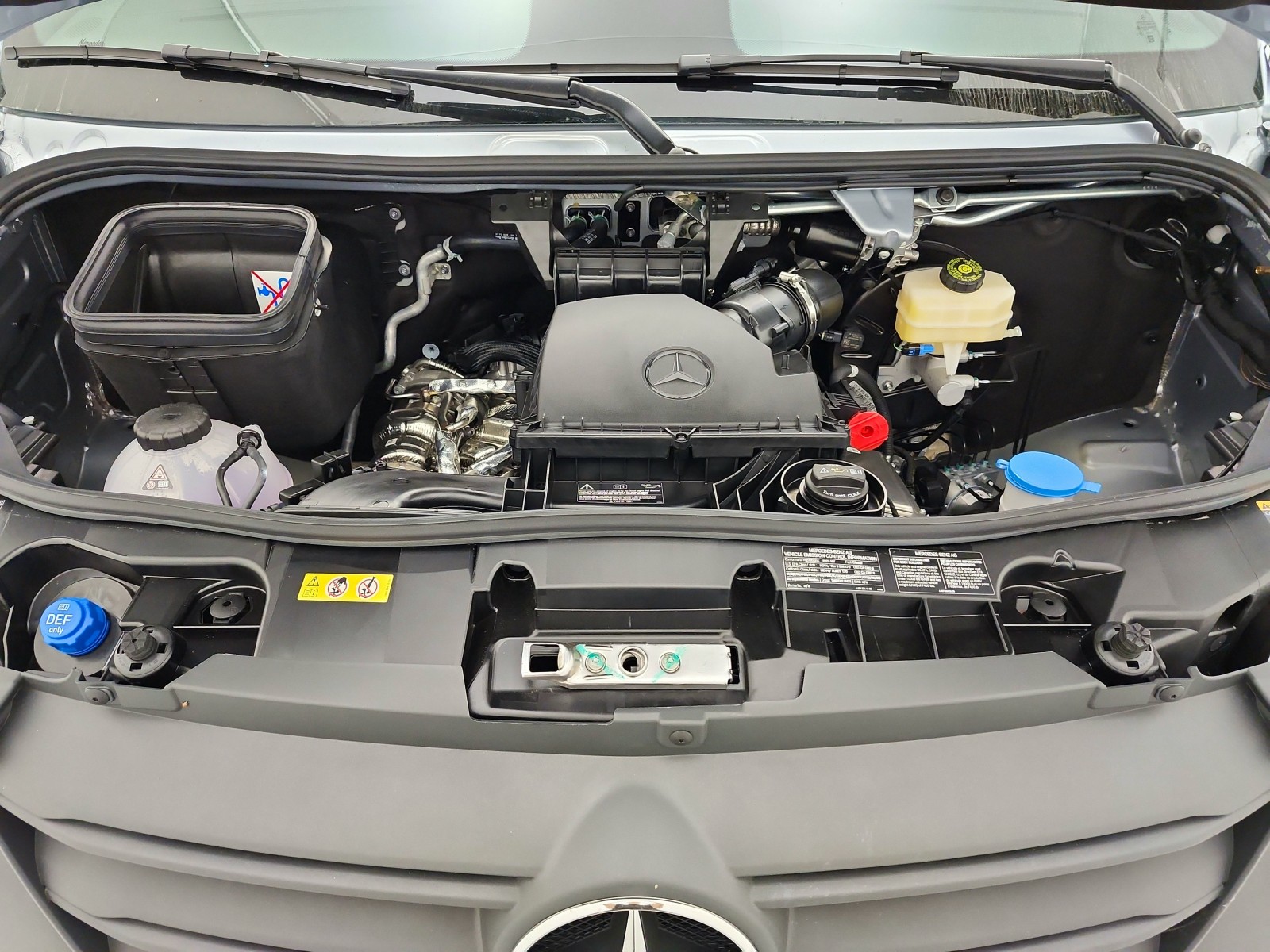 New 2026 Hightech Silver Mercedes-Benz Standard Roof 4-Cyl Diesel image 24