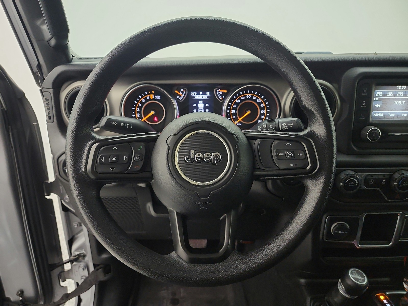 Used 2018 Billet Silver Metallic Clearcoat Jeep Sport 4x4 image 15