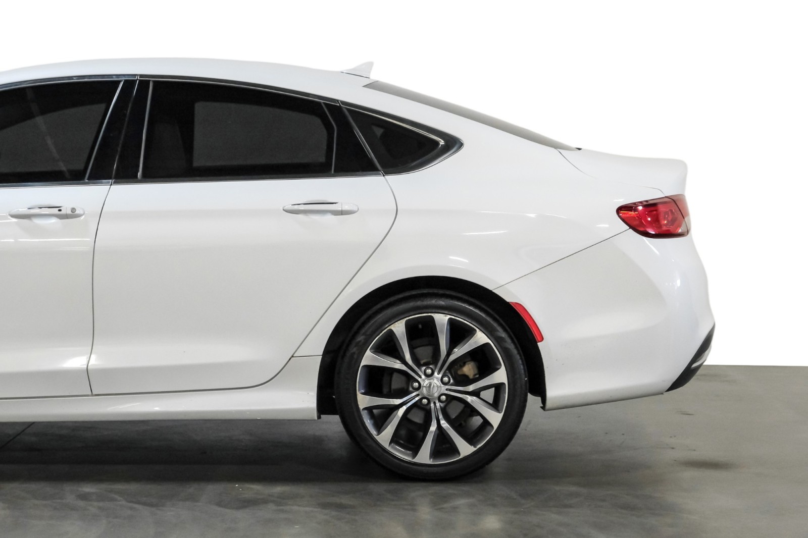 2015 Chrysler 200 C 12