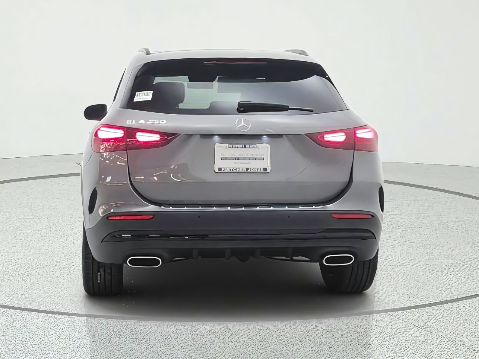 New 2026 Mountain Grey Metallic Mercedes-Benz GLA 250 SUV image 6
