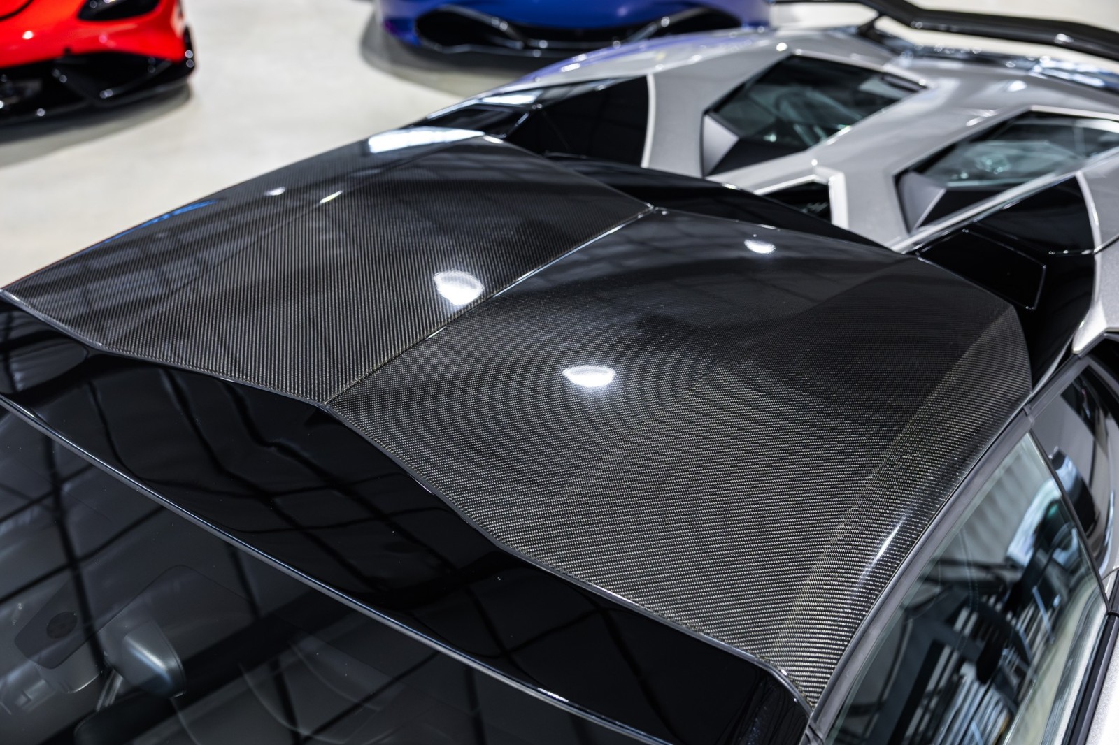 Used Car 2014 Lamborghini Aventador  Roadster - Grigio Antares Metallic - Transparent Engine Bonnet - Sensonum Sound System For Sale Under $440,000 In Boerne, Texas