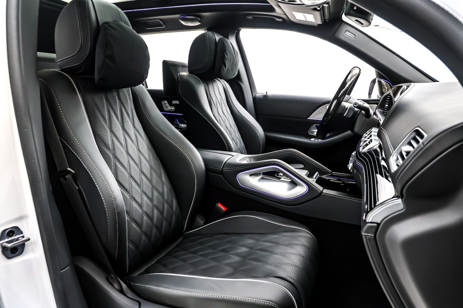 New 2026 MANUFAKTUR Moonlight White Metallic Mercedes-Benz Maybach GLS 600 image 7