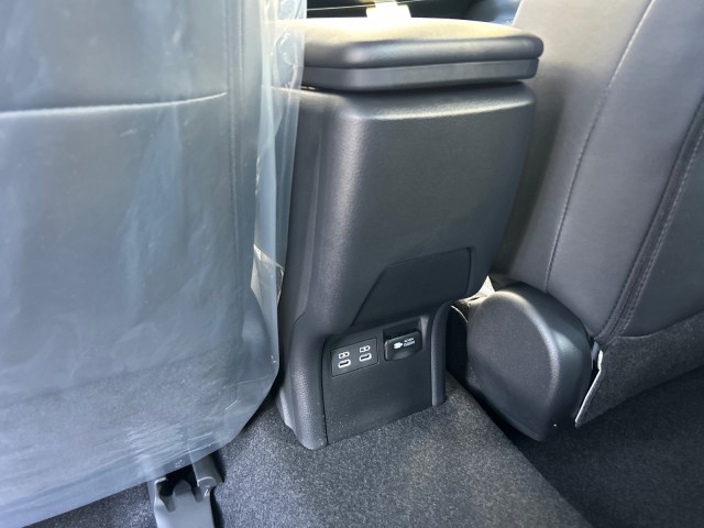 ToyotaPrius Plug-In Hybrid34