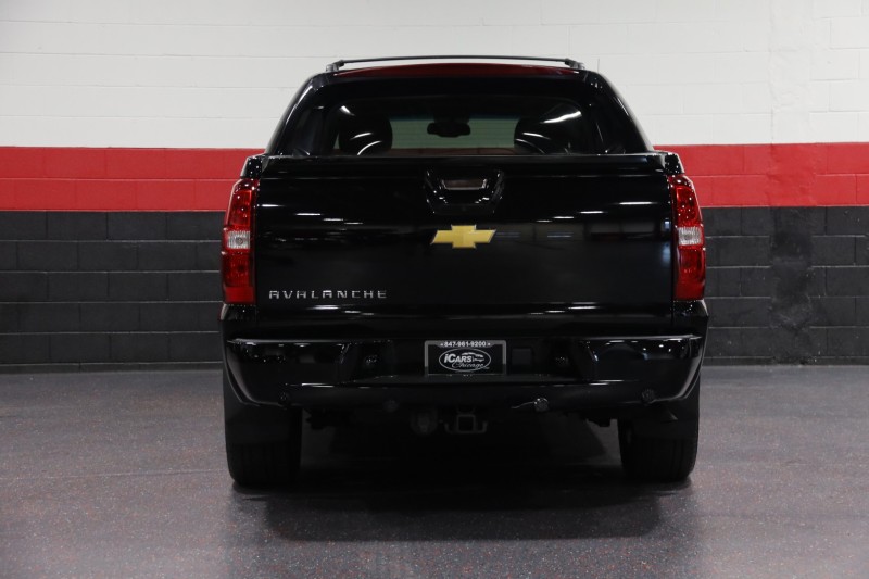 2013 Chevrolet Avalanche LTZ 4WD Black Diamond Edition 4dr Suv in , 